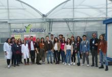 Foto del grupo de estudiantes que asistió a la visita a la empresa Algaenergy